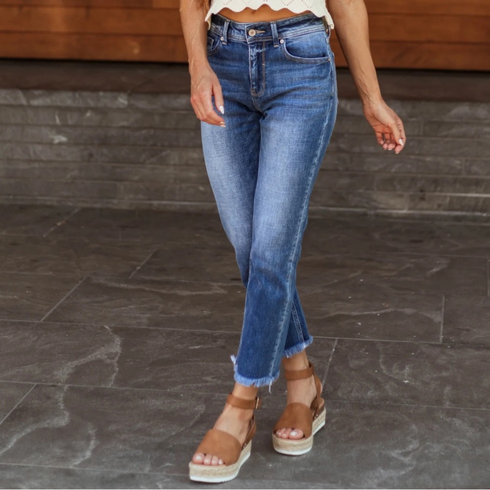 KanCan Medium Washed Cropped Straight Jeans